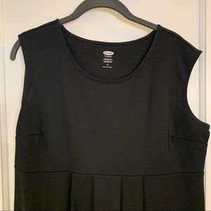 Old Navy Sleeveless Maternity dress in black
